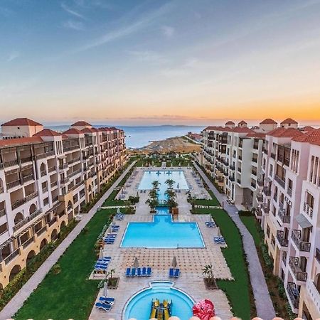 Premium Sea View 2 Bedrooms 2 Bathrooms Apartment Located Within Gravity Hotel & Aquapark フルガダ エクステリア 写真