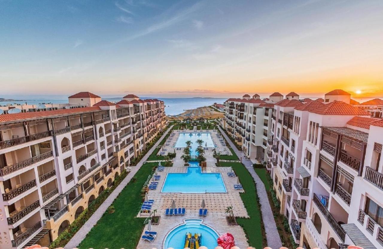 Premium Sea View 2 Bedrooms 2 Bathrooms Apartment Located Within Gravity Hotel & Aquapark フルガダ エクステリア 写真